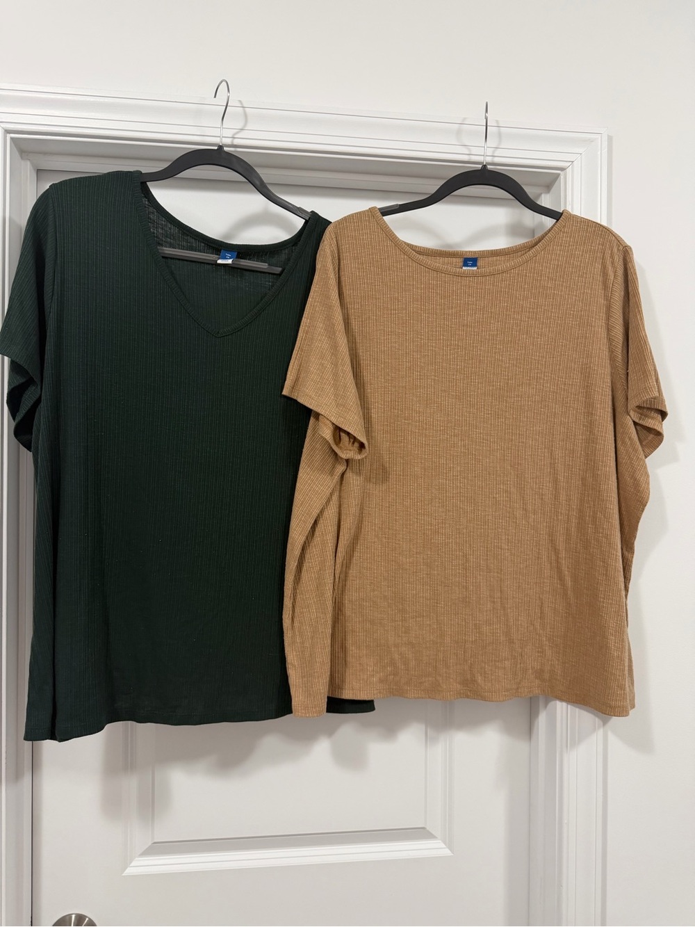 Old Navy Ribbed Scoop & V-Neck Tee Set - Dark Green & Tan